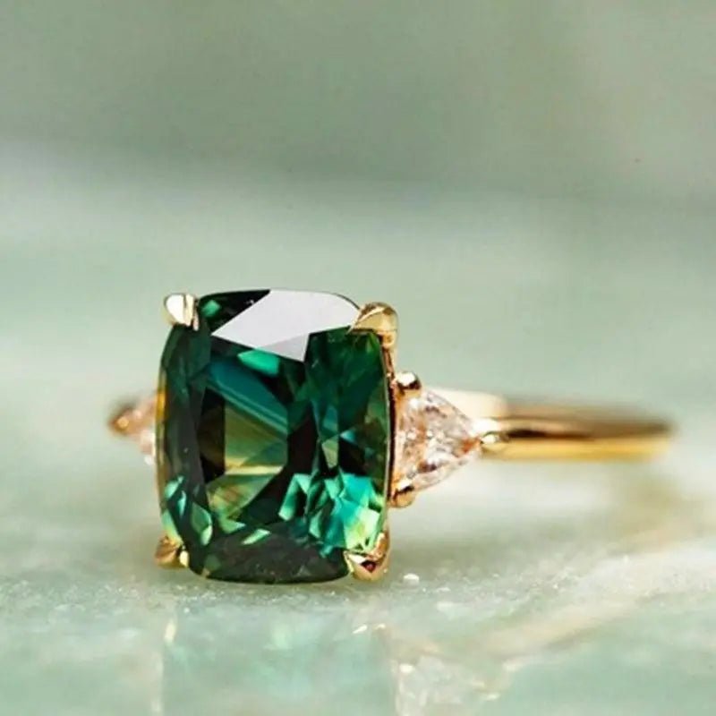 ELEGANT SQUARE EMERALD RING - Edith & Mae
