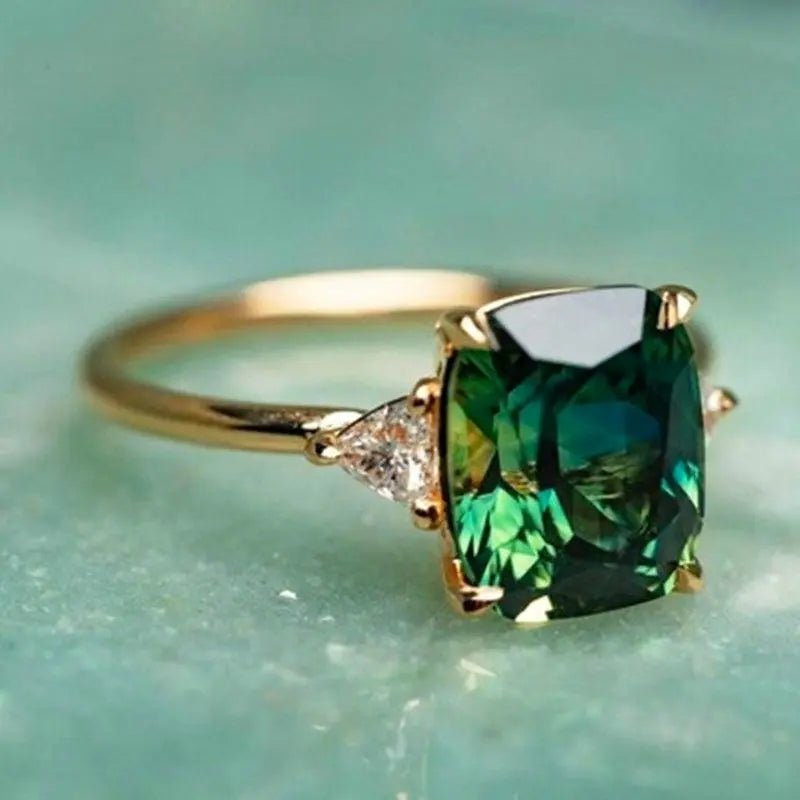 ELEGANT SQUARE EMERALD RING - Edith & Mae