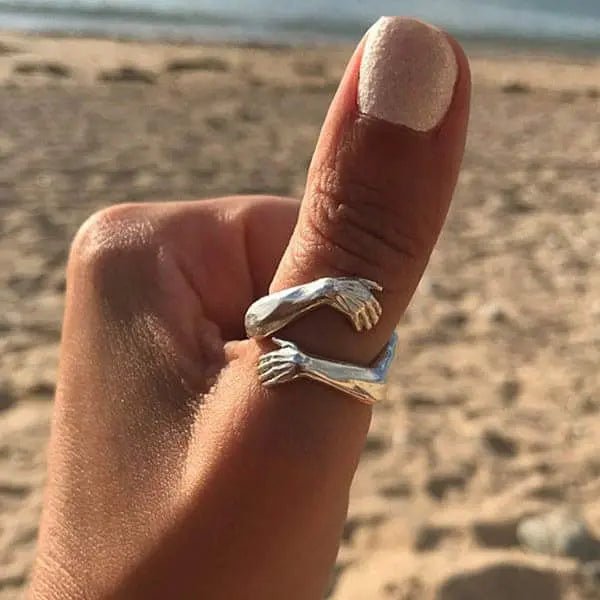 SILVER ADJUSTABLE HUG RING - Edith & Mae