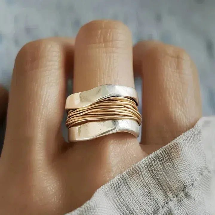 SILVER RING WITH GOLDEN THREADS - Edith & Mae