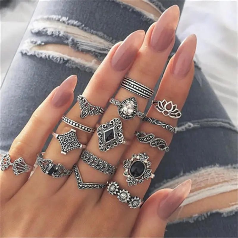 UNIQUE PACK WITH 8 TO 12 RINGS - Edith & Mae
