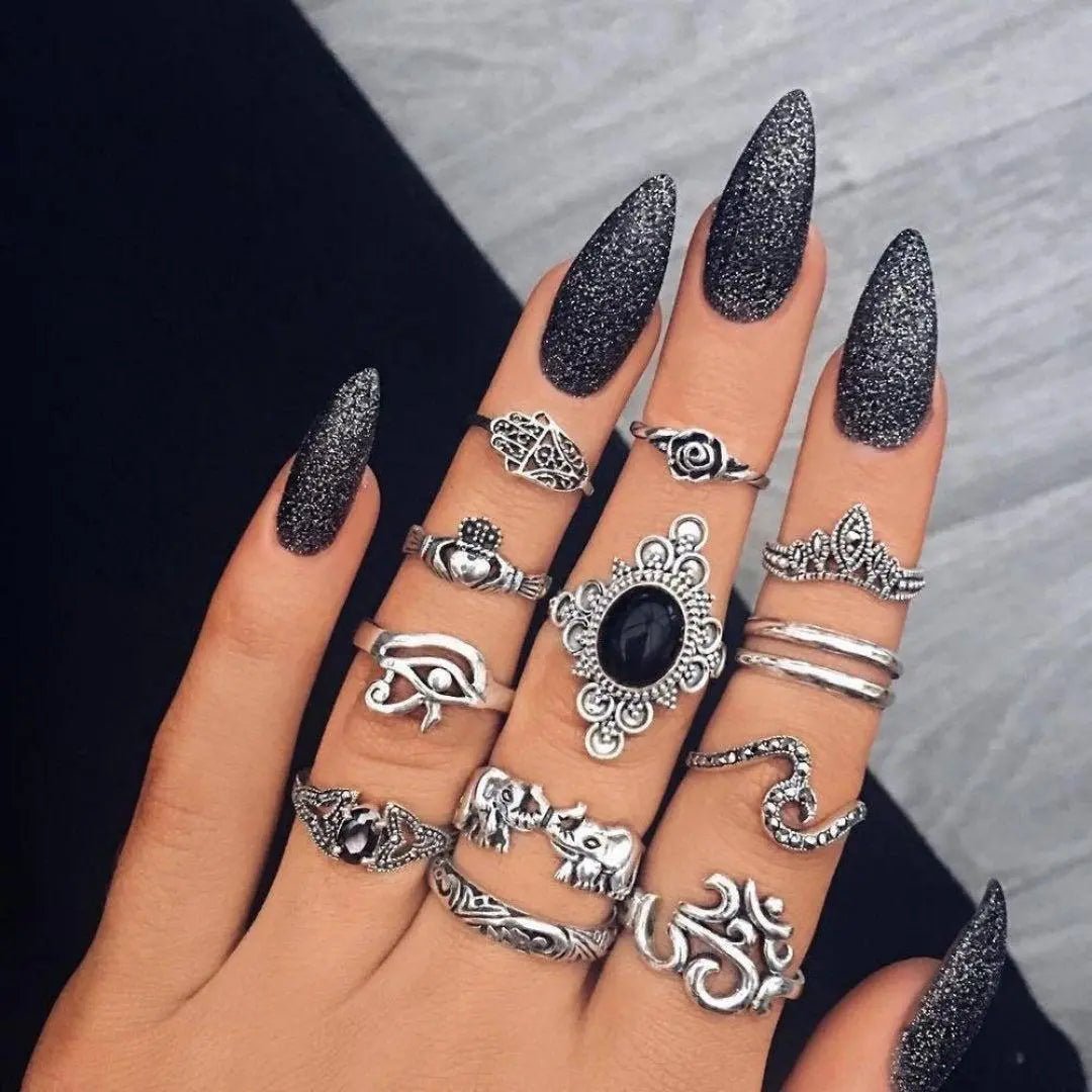 UNIQUE PACK WITH 8 TO 12 RINGS - Edith & Mae