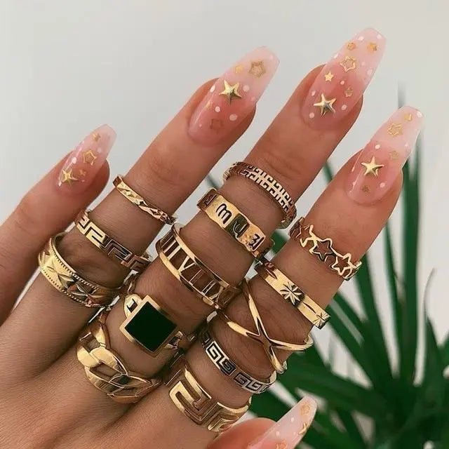 UNIQUE PACK WITH 8 TO 12 RINGS - Edith & Mae