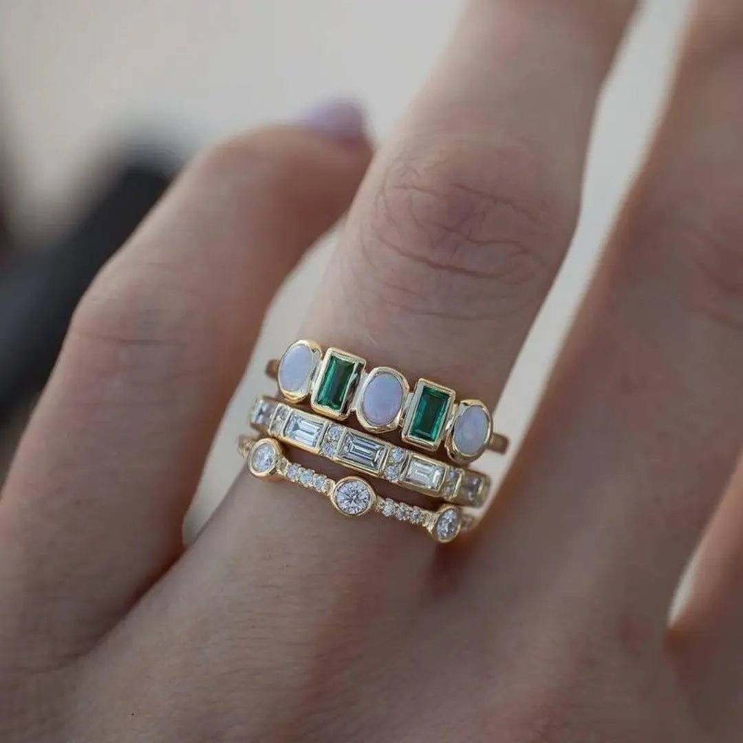 VINTAGE RINGS WITH WHITE AND GREEN OPAL - Edith & Mae