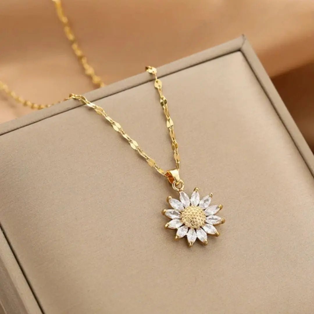 CRYSTAL SUNFLOWER NECKLACE IN GOLD - Edith & Mae