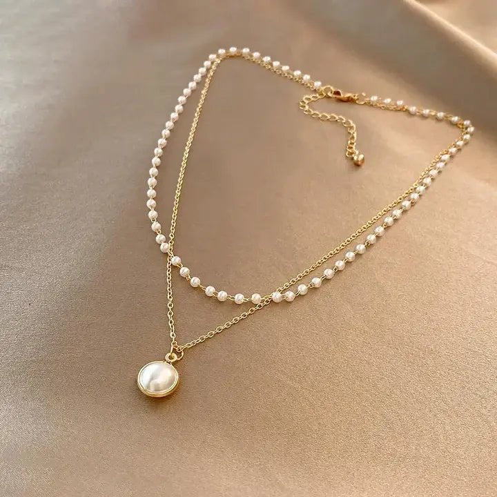 ELEGANT PEARLS IN GOLD NECKLACE - Edith & Mae
