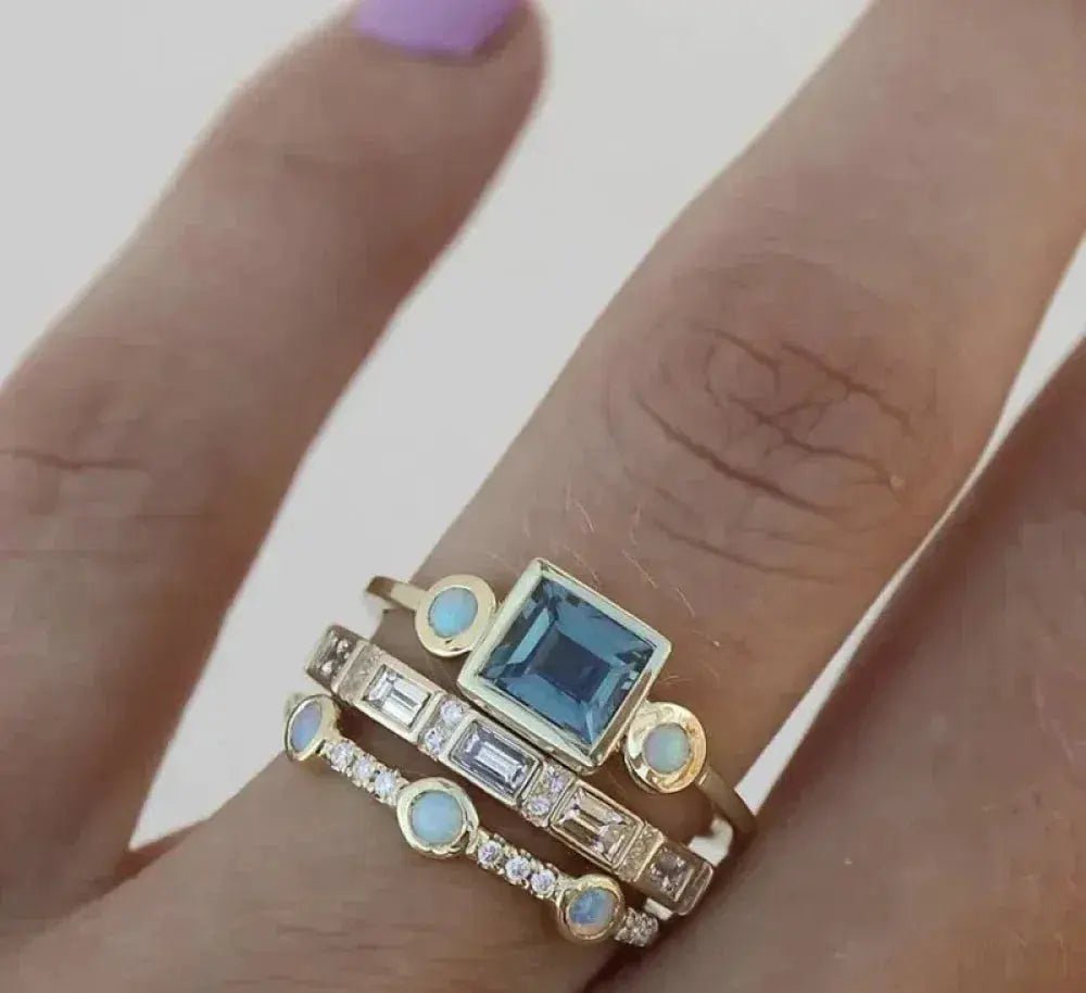 VINTAGE BLUE CRYSTAL RING - Edith & Mae